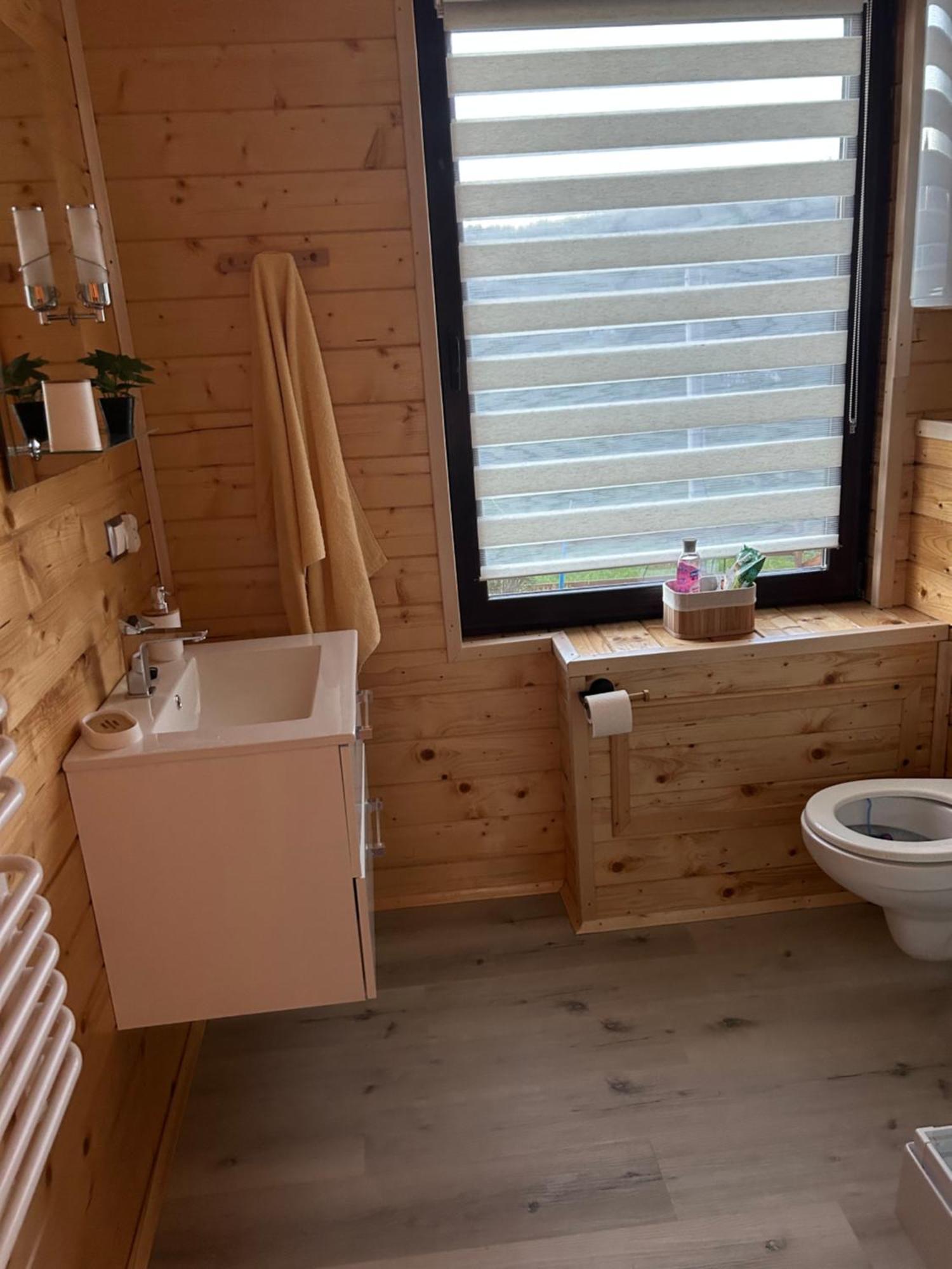 Domek Caloroczny Poręba Wielka Exteriör bild