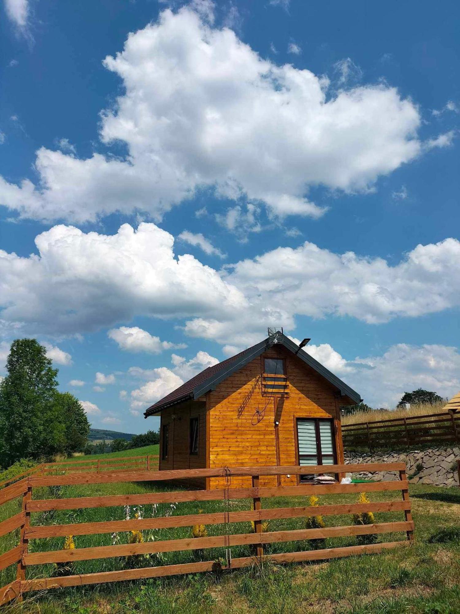 Domek Caloroczny Poręba Wielka Exteriör bild
