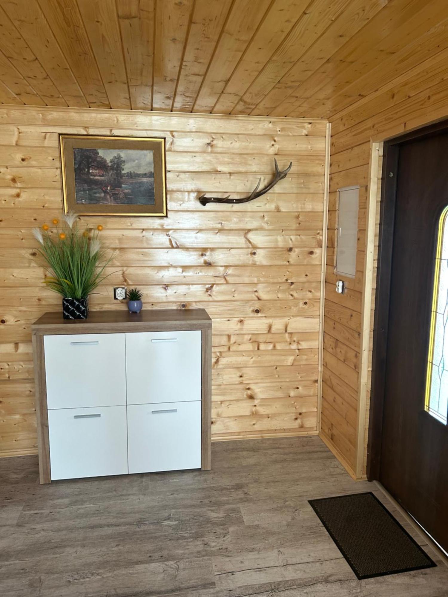 Domek Caloroczny Poręba Wielka Exteriör bild