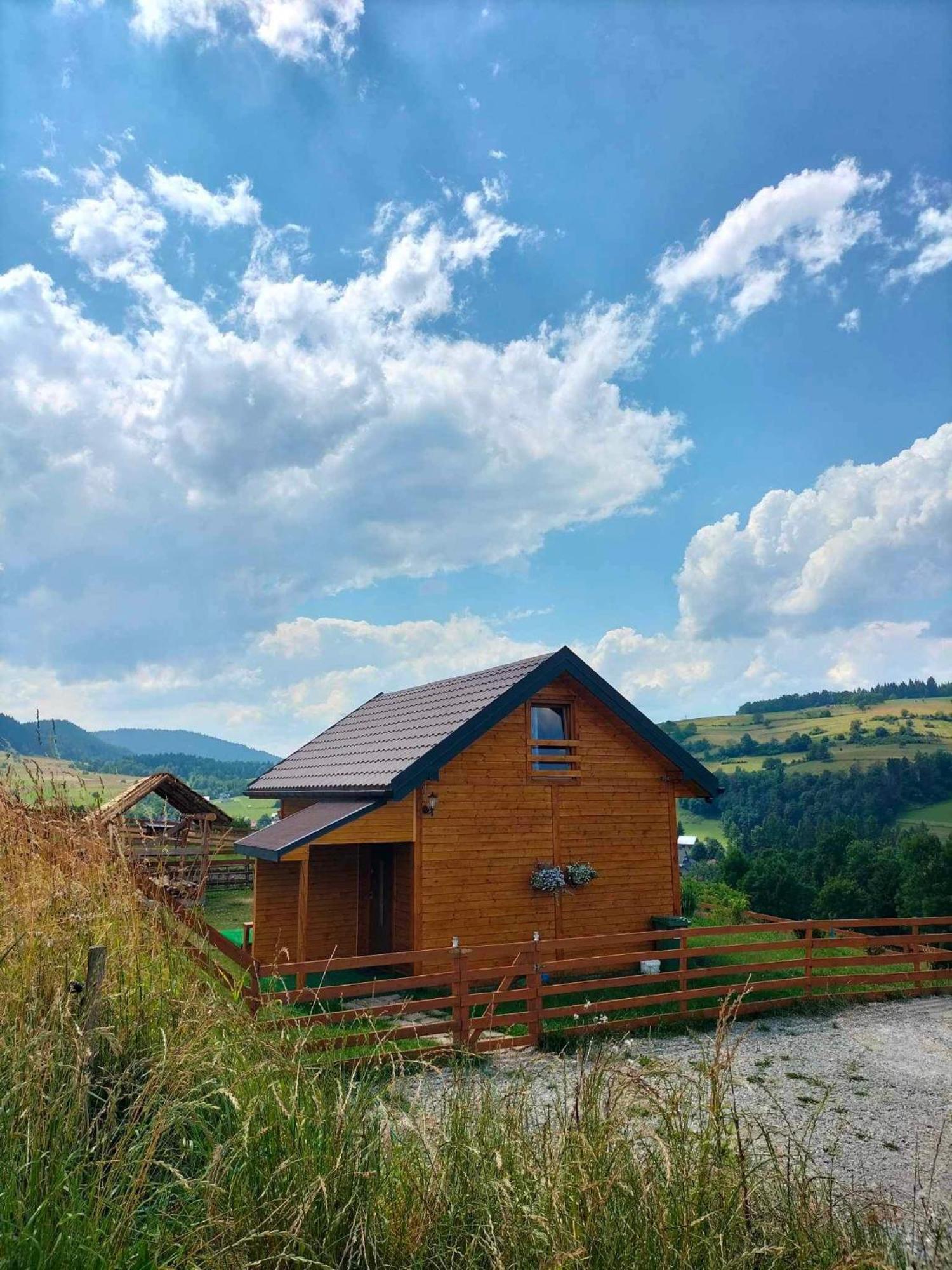 Domek Caloroczny Poręba Wielka Exteriör bild